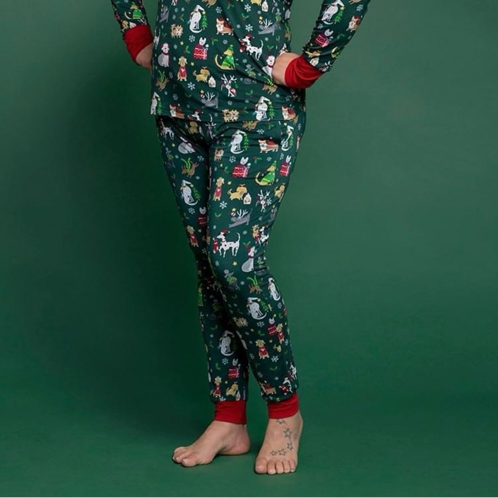 NWT LS Holiday Hounds Mama Pants